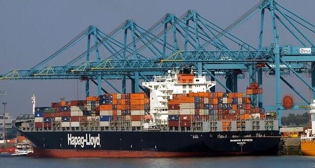 Figure-5Hapag-Lloyd-Ship-Ferrying-Containers.