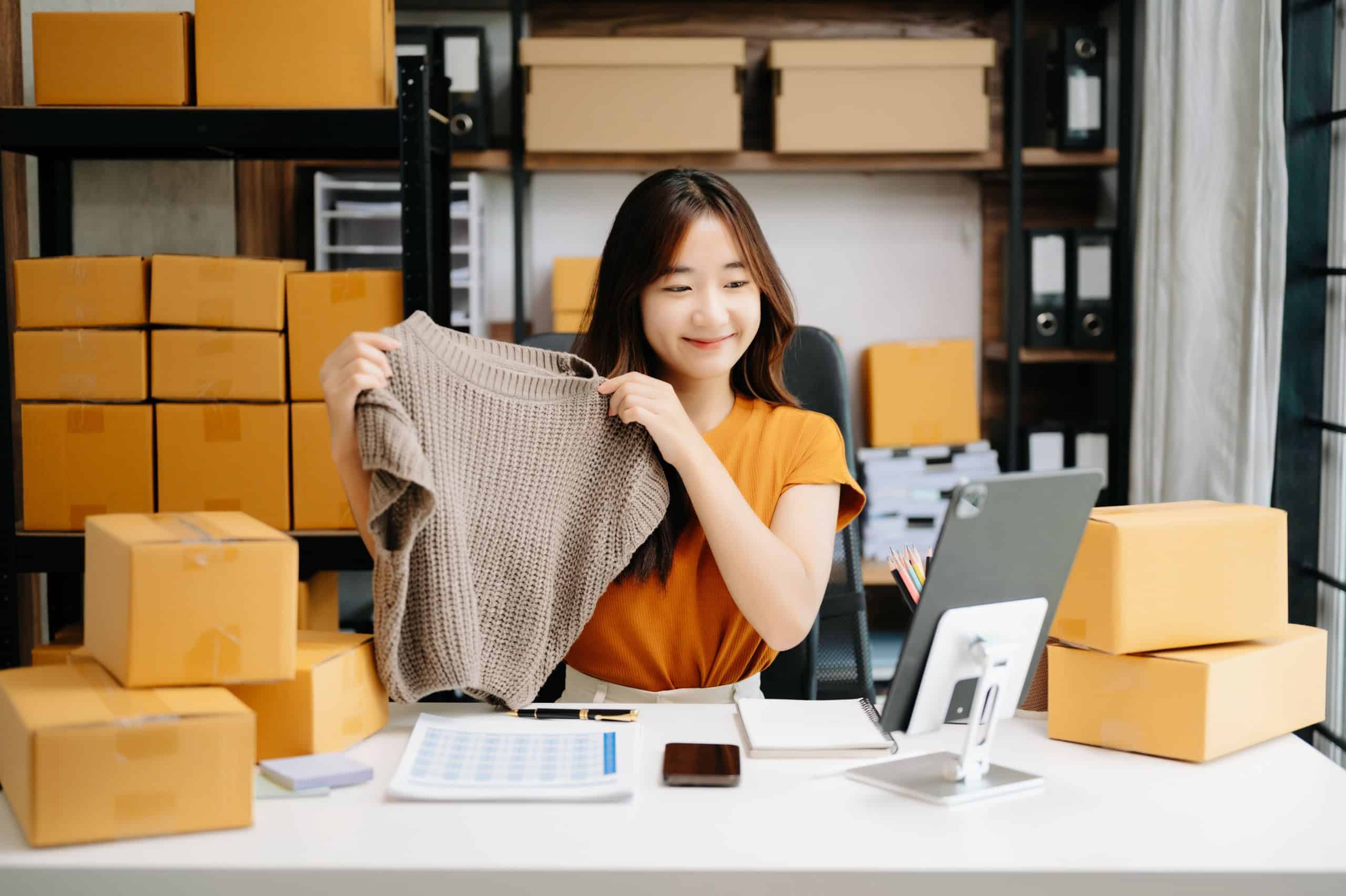 Consolidate Shipping 12CBM Clothing from China to Australia